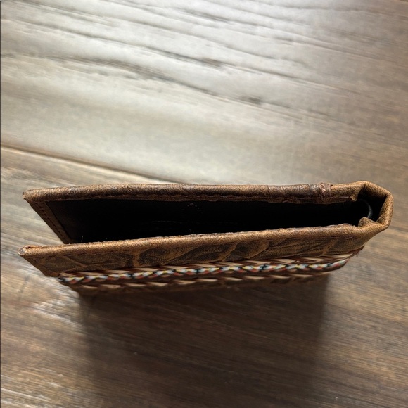 Justin Bi-fold Horse Hair braid on textured genuine leather,RFID,3 card,2 bill - Picture 6 of 14